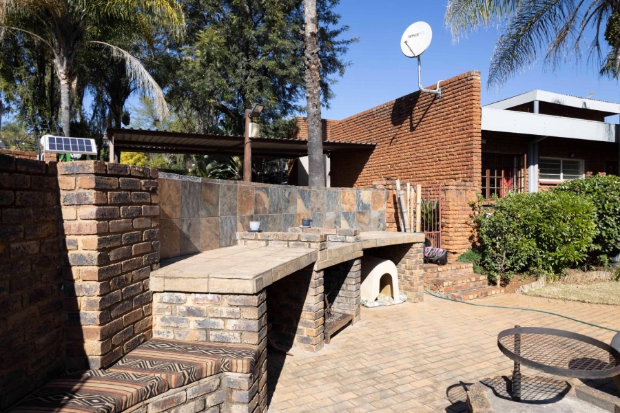 4 Bedroom Property for Sale in Ifafi North West